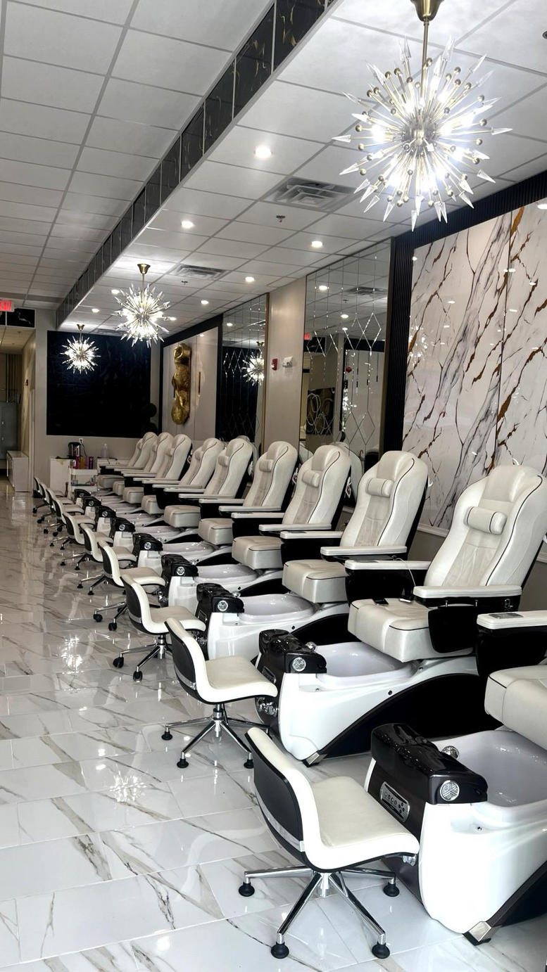 Happy Nails Spa